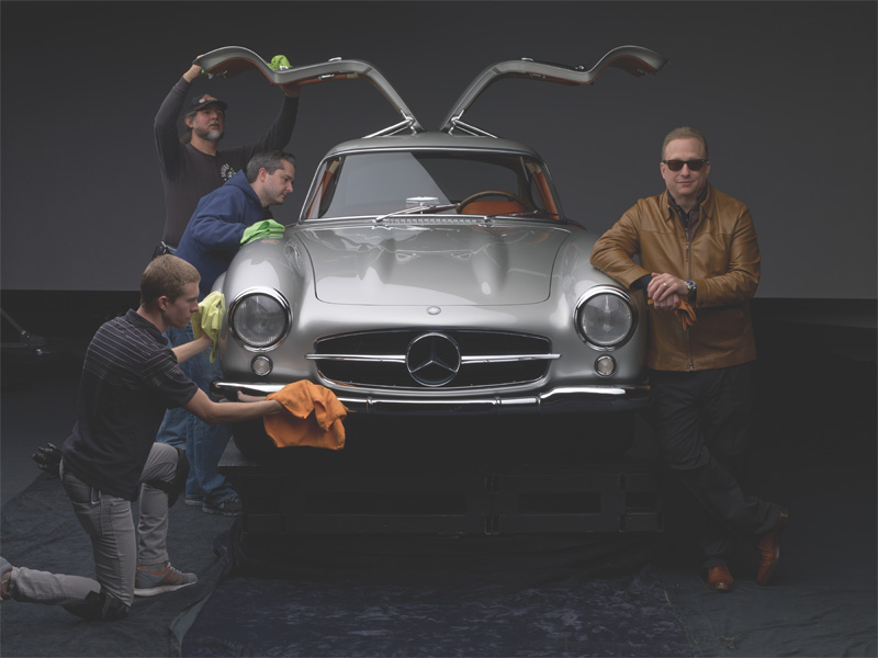 ICONIC-Mercedes-Benz-300SL-Gullwing-Lunettes-Galerie-c-Michael-Furman