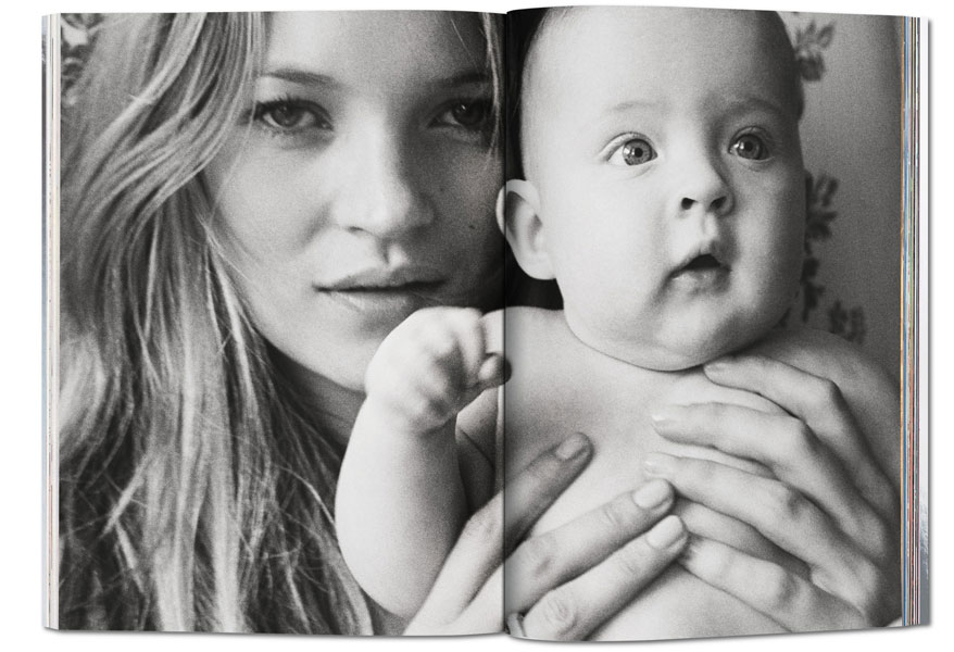Kate-Moss-by-Mario-Testino-4-Lunettes-Galerie-c-Ed-Taschen
