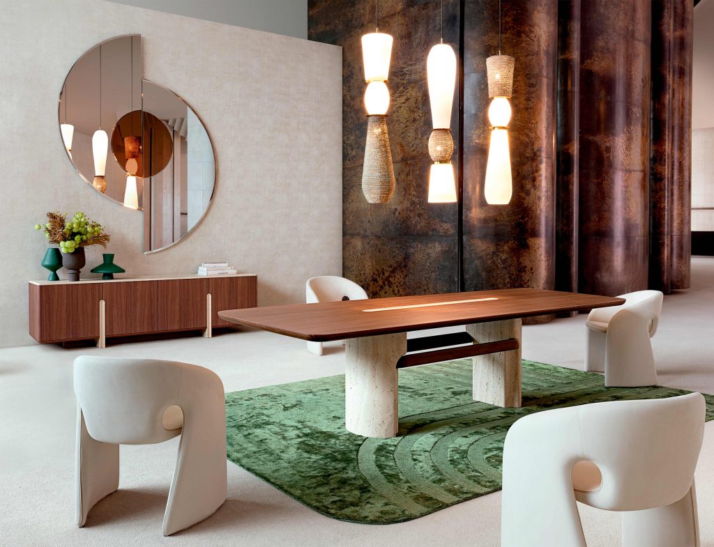 Table, buffet et assises, Collection Patine, design Christophe Delcourt, Roche Bobois (roche-bobois-com).