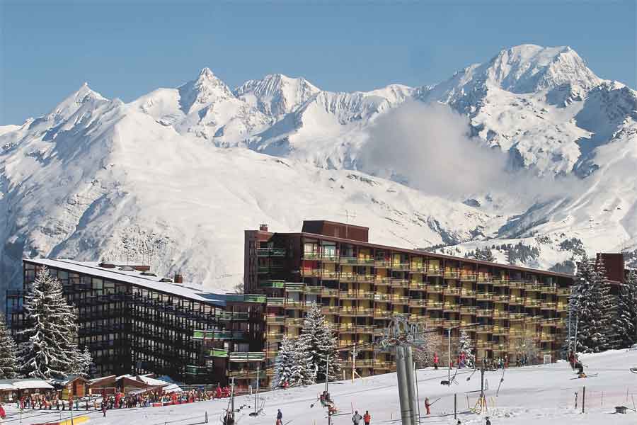 Arc_1800-Le-mont-Blanc-veille-sur-les-Arcs-Photo-Pernette-Perriand-©ArchivesCharlotte-Perriand-ADAGP-