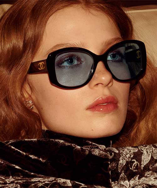 La collection de lunettes solaires Chanel by EssilorLuxottica.