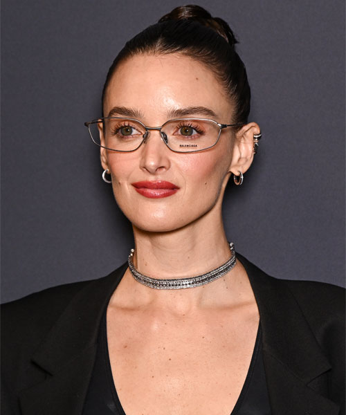 Charlotte Le Bon en lunettes Balenciaga