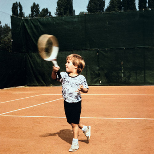 Roger Federer jeune cours de tennis