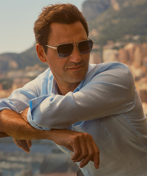 Roger Federer en lunettes solaires Oliver Peoples by EssilorLuxottica.