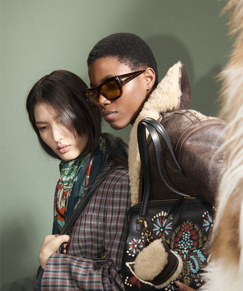 La collection de lunettes solaires Etro by Safilo.