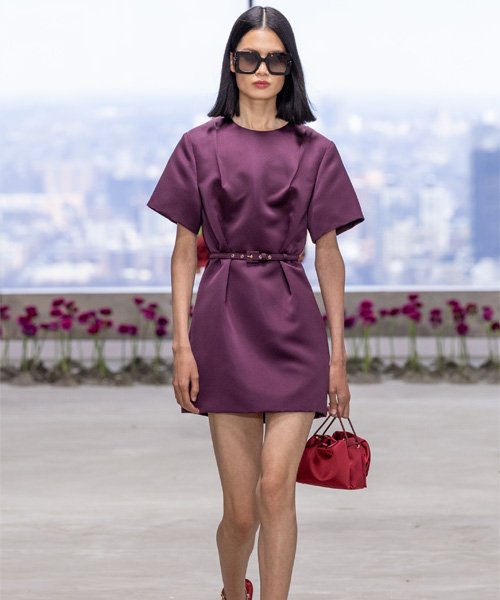 La collection de lunettes solaires Carolina Herrera by De Safilo.