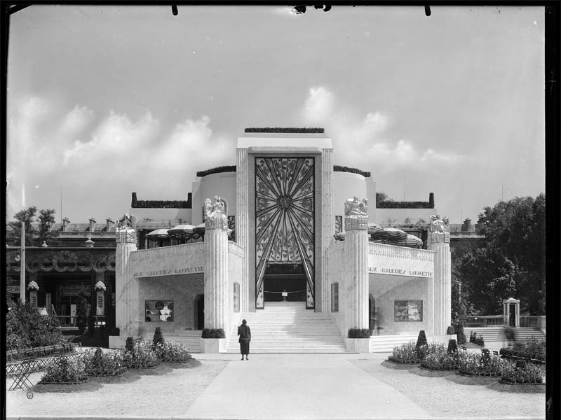 Albin Salaün (1876-1951), photographe. Pavillon La Maîtrise des Galeries Lafayette à l’Exposition internationale des arts décoratifs et industriels modernes Paris, 1925. Tirage gélatino-argentique. © Les Arts Décoratifs.