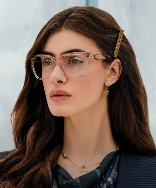 La collection de lunettes optiques Escada by De Rigo.