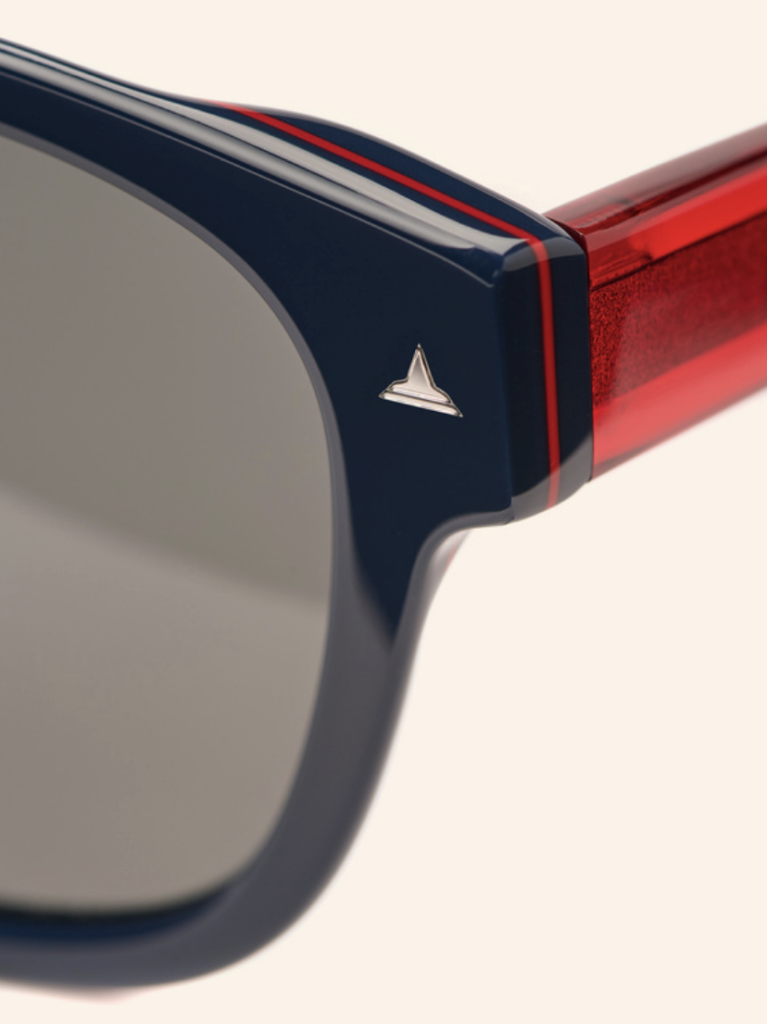 Insert métallique sous résine, symbole de la marque