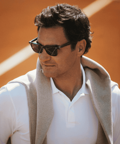 Roger Federer en lunettes solaires Oliver Peoples by EssilorLuxottica.